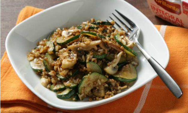 Arroz integral con quinoa, champiñón y calabacín