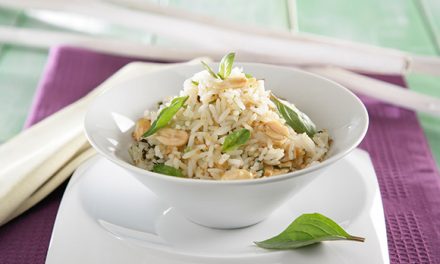 Arroz Thai con cacahuetes y albahaca