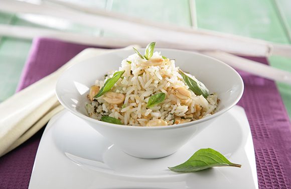 Arroz Thai con cacahuetes y albahaca