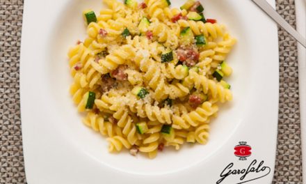 Fusilli con calabacín y jamón