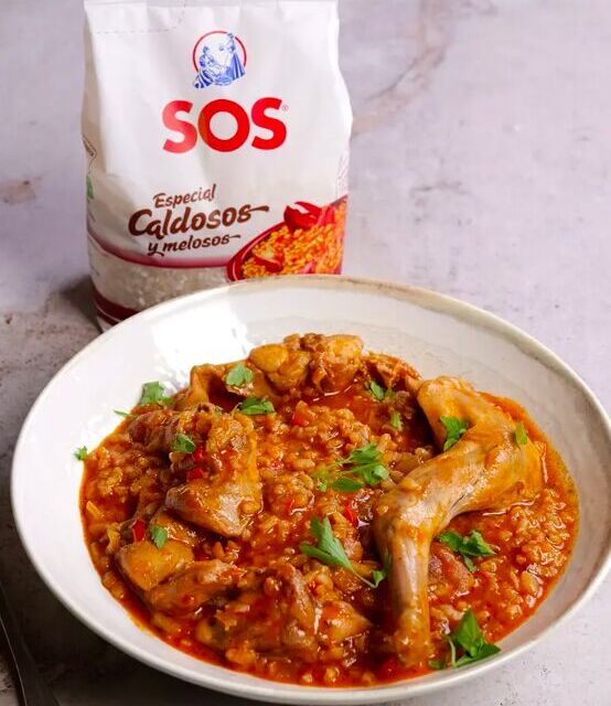 Arroz meloso con conejo y salsa de romesco