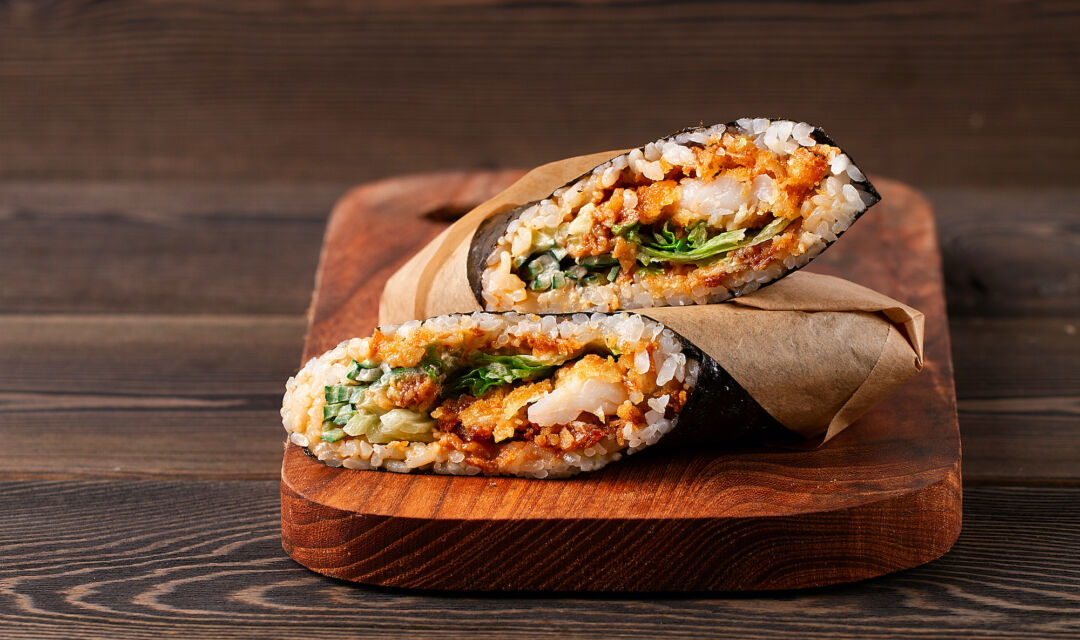 Del sushi burrito al risotto asiático: la nueva ola de fusión gastronómica con arroz