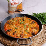 Arroz con alcachofas y pollo