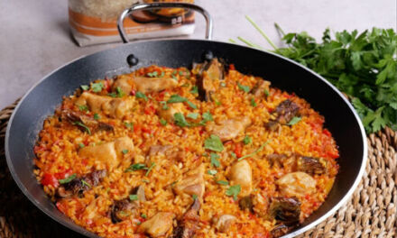 Arroz con alcachofas y pollo